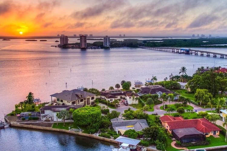 Coastal Living Interior Design Options for Your Luxury Waterfront Condo
